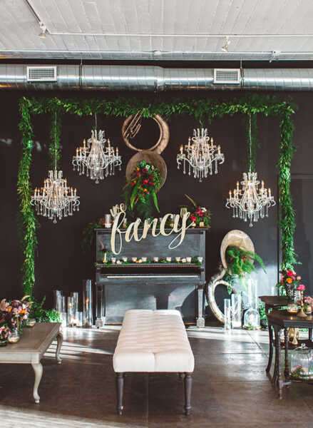 Tassels & Tastemakers: Industrial Glam Loft Party - Lấy cảm hứng từ điều này