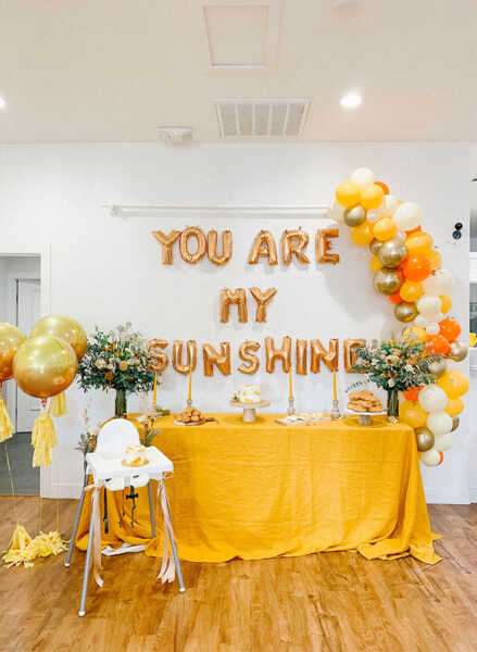 Phông nền sinh nhật theo chủ đề Gold Sunshine, You Are My Sunshine