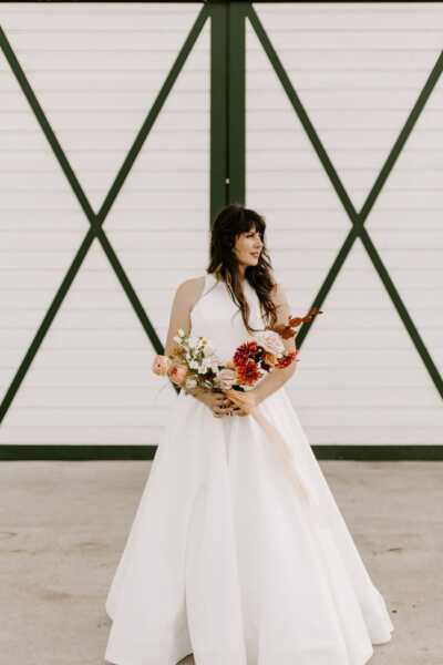 Moody & Minimalist Barn Wedding Inspiration - Lấy cảm hứng từ điều này