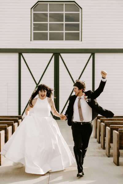 Moody & Minimalist Barn Wedding Inspiration - Lấy cảm hứng từ điều này