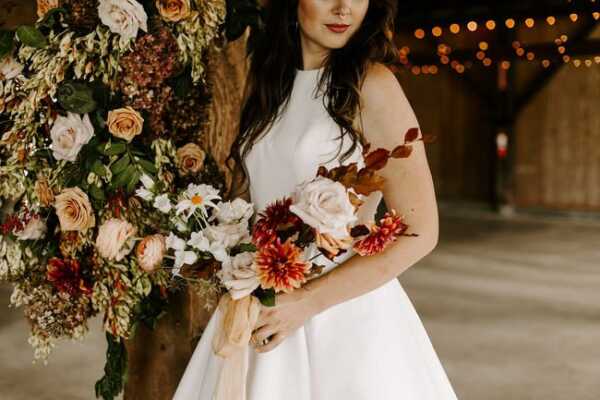 Moody & Minimalist Barn Wedding Inspiration - Lấy cảm hứng từ điều này