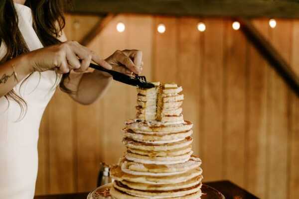 Moody & Minimalist Barn Wedding Inspiration - Lấy cảm hứng từ điều này