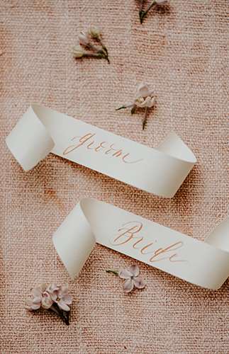 Blush và Burgundy Wedding