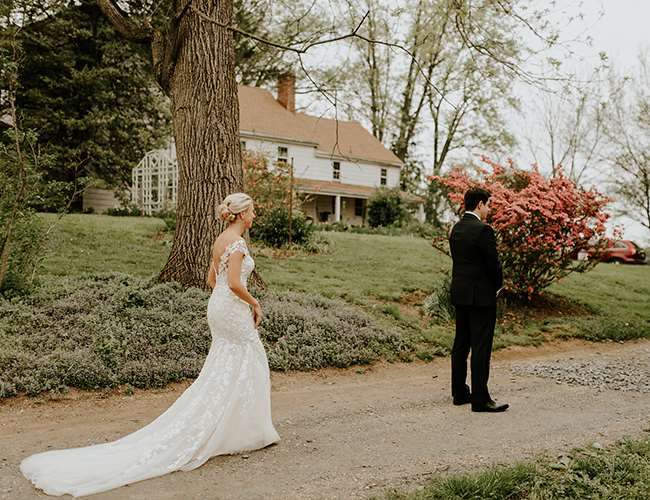 Blush và Burgundy Wedding