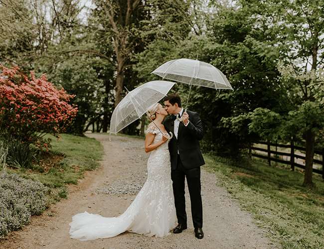 Blush và Burgundy Wedding