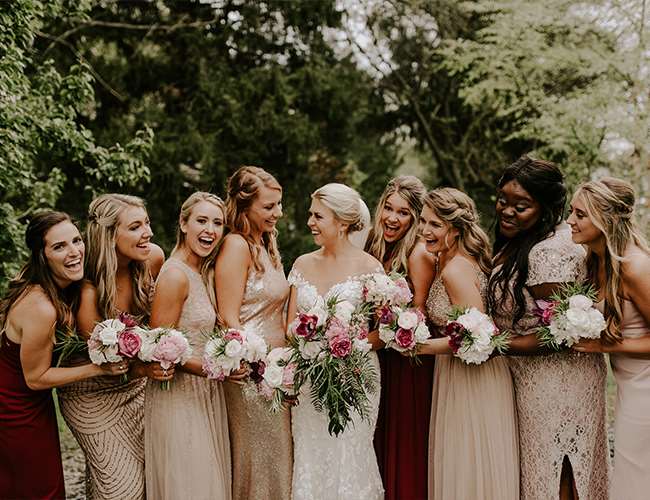 Blush và Burgundy Wedding