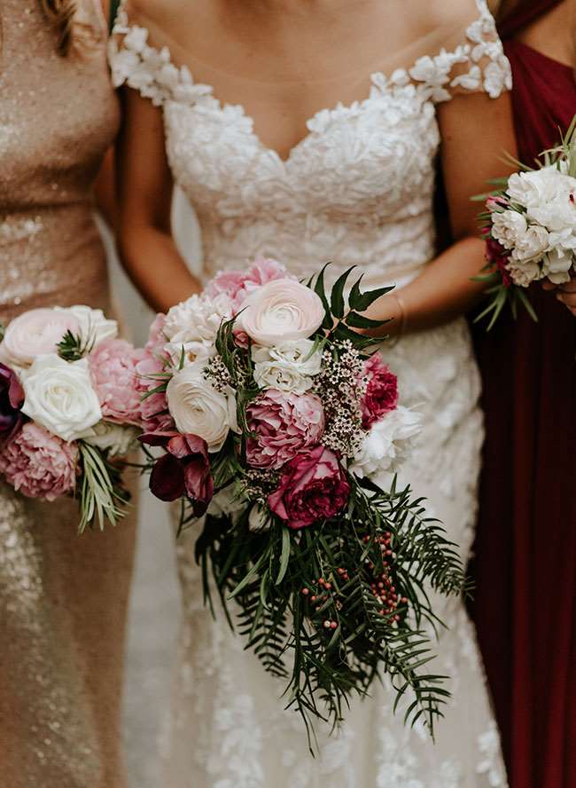 Blush và Burgundy Wedding