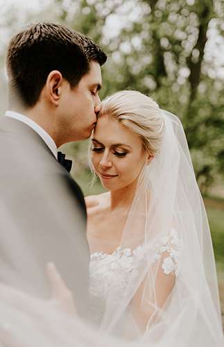 Blush và Burgundy Wedding