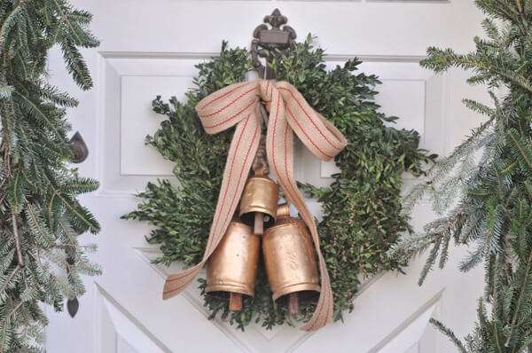 Winter Decorating Idea by http://www.thehappierhomemaker.com/2013/12/all-things-home-christmas-tour/#_a5y_p=1100193 - Shutterfly.com