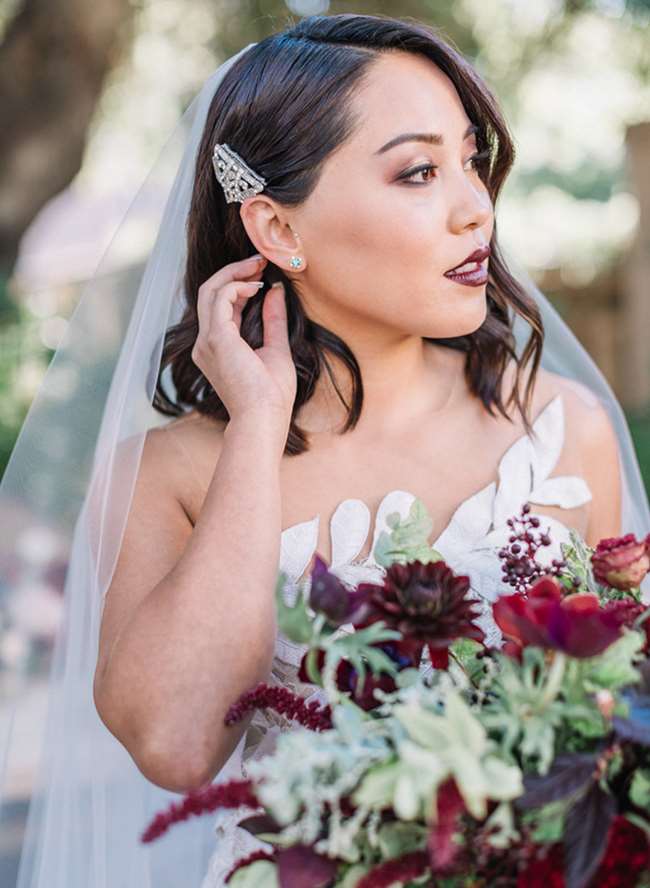 Jewel Tone Wedding, váy cưới oscar de la Renta