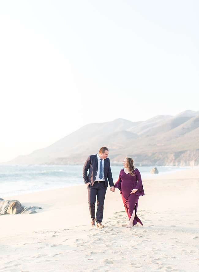 Ảnh về thai phụ ở Big Sur Beach