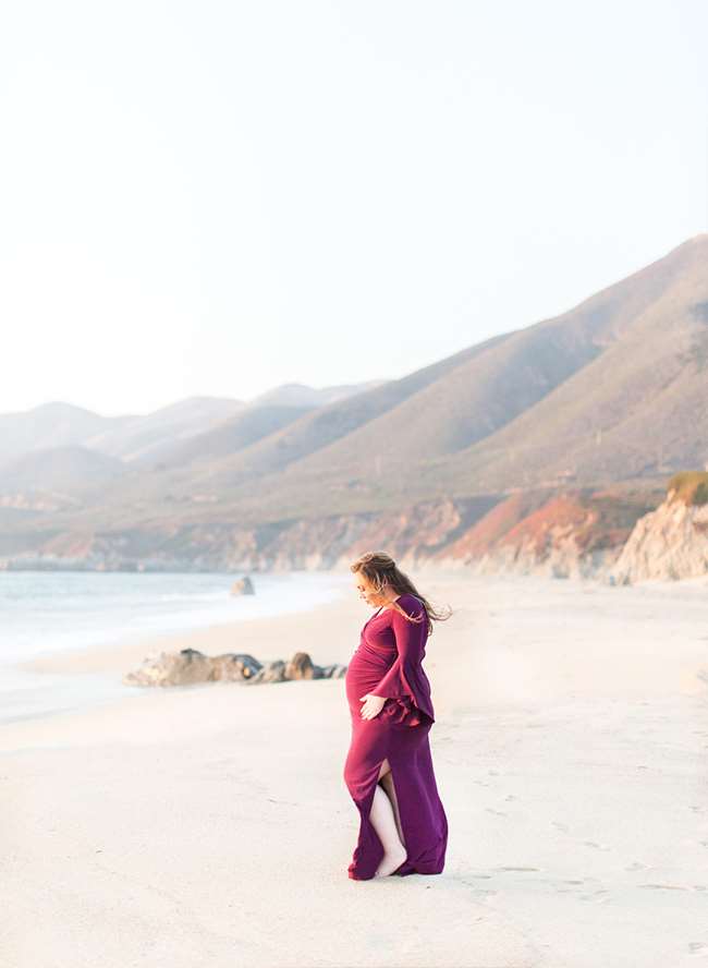 Ảnh về thai phụ ở Big Sur Beach