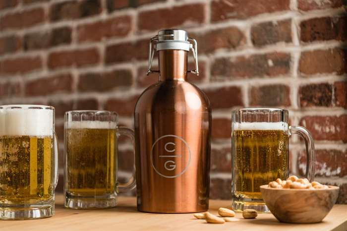 Engraved stainless steel growler with drinks