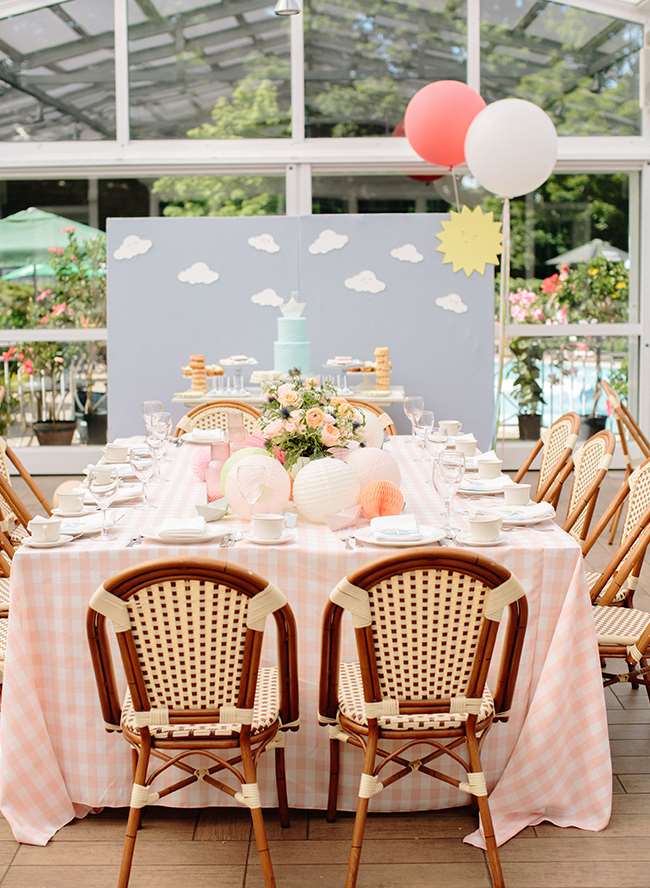 Pastel Baby Shower, màu hồng đào và màu xanh da trời, các chi tiết về sữa tắm cho trẻ sơ sinh hàng hải