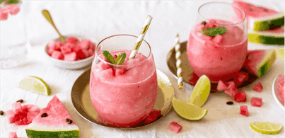 Cocktail hoa hồng và dưa hấu đông lạnh