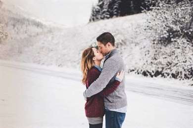 Snowymountainsideengagement (4)