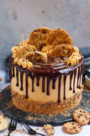 1641375621 109 Chocolate Chip Cookie Drip Cake
