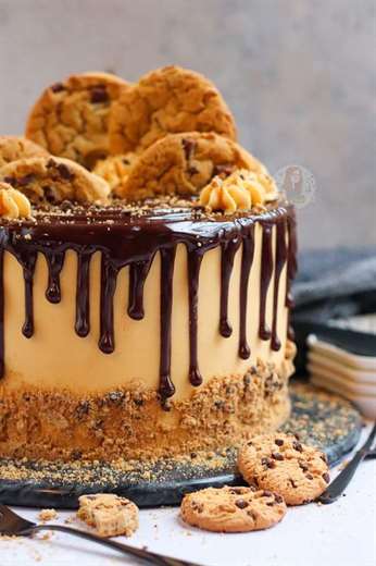 1641375625 646 Chocolate Chip Cookie Drip Cake