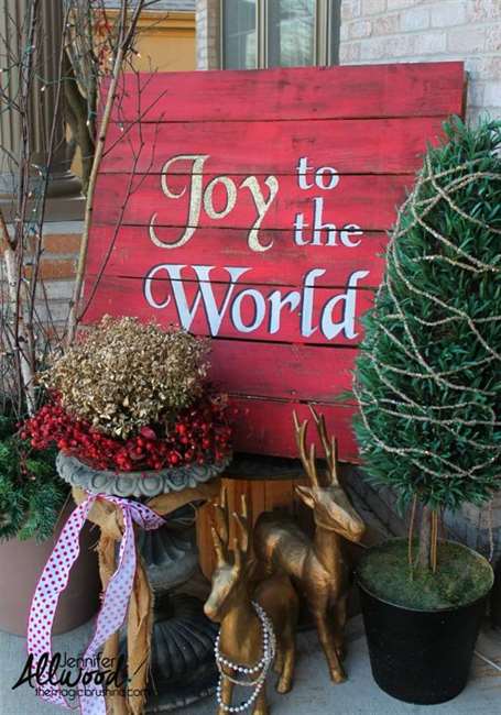 Painted christmas pallet front yard diy outdoor christmas decorations