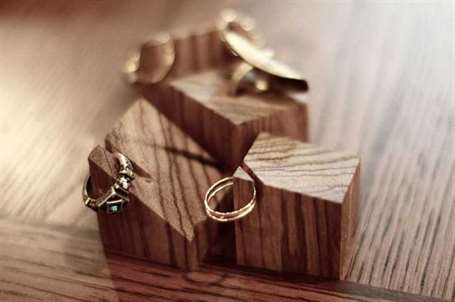 Tự làm người giữ nhẫn bằng gỗ quà giáng sinh cho vợ
