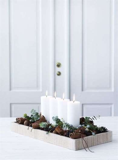 Wintery Candles Christmas Centerpiece Idea