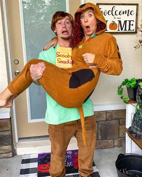 Scooby doo and shaggy cute couple halloween costumes 