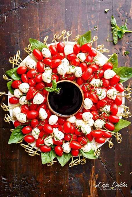 Christmas Caprese Wrese - Món ăn dành cho bữa tiệc 