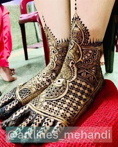 Ý tưởng hình xăm Henna - Bàn chân hình học