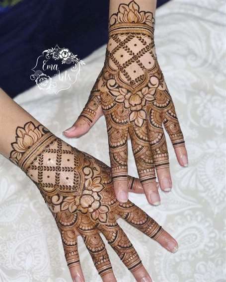 Thiết kế Henna vàng