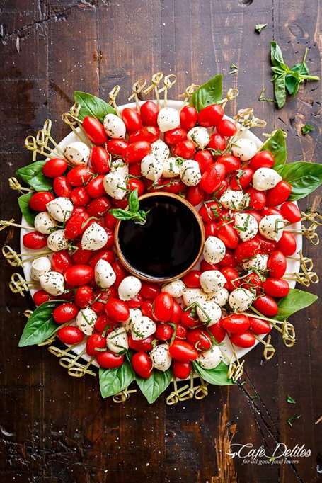 Caprese Salad Wrese - Món khai vị Đêm Giáng sinh