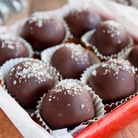 Sô cô la đen muối hạt phỉ caramel truffles công thức nấu ăn tráng miệng tạ ơn kết quả