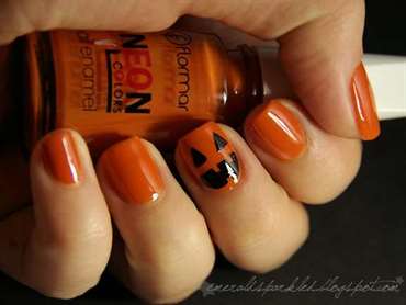 Pumpkin Manicure Nail Design 