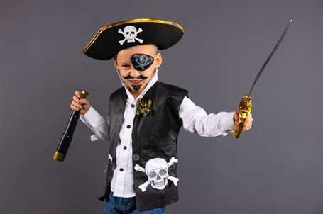 Halloween costume for boys pirate