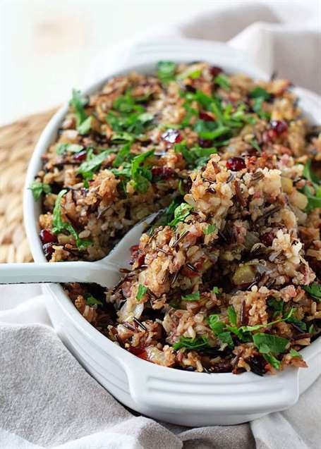 Herbed Wild Rice & Quinoa Stuffing - Các bên Lễ tạ ơn