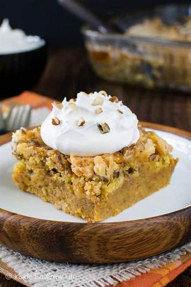 Món tráng miệng Lễ Tạ ơn dễ thương - Pumpkin Crunch Cobbler