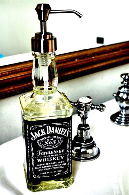 Jack Daniels 'Soap Dispenser - Ý tưởng Giáng sinh cho bạn trai