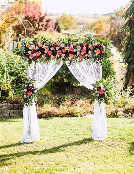 Diy wedding arbor