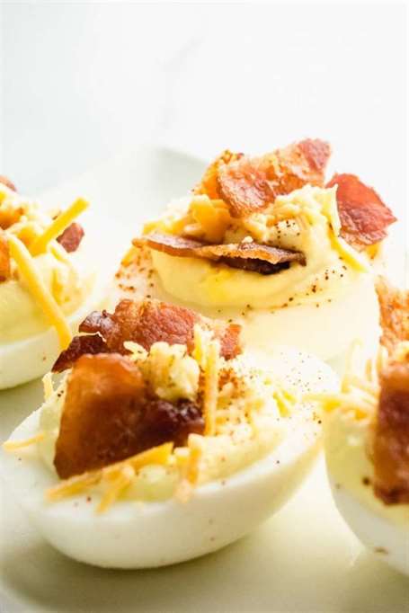 Keto deviled eggs with cheddar and bacon easy thanksgiving appetizers