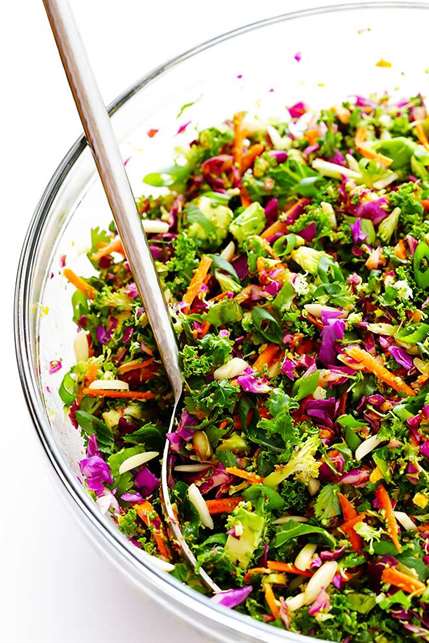 Công thức salad giải độc với nước sốt gừng cà rốt