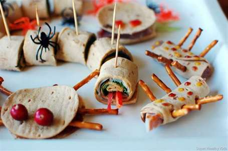 Bug Sandwiches - Ý tưởng đồ ăn Halloween rùng rợn