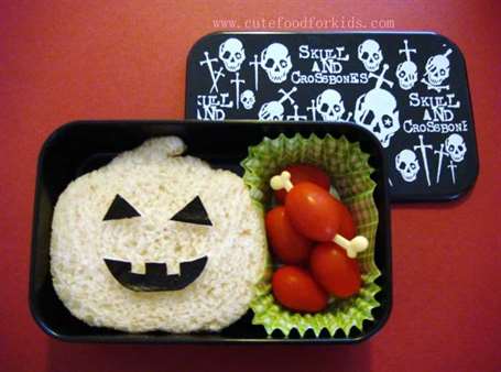 Ý tưởng Bữa trưa Halloween - Jack O Lantern Sandwich không vỏ