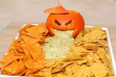 Jack o đèn lồng tortilla guacamole đĩa khai vị tiệc halloween