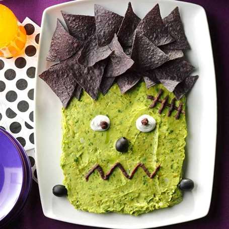 Khai vị cho bữa tiệc Halloween - Frankenstein Nachos và Guacamole