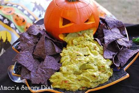 Puking Pumpkin Guacamole Khai vị Halloween