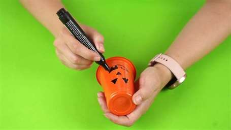 Đèn lồng từ cốc nhựa cao cấp trang trí Halloween ma quái 