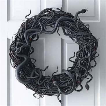 DIY Halloween Party - Black Snakes Wreath