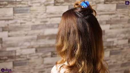 Kiểu tóc updo cho tóc gợn sóng 12