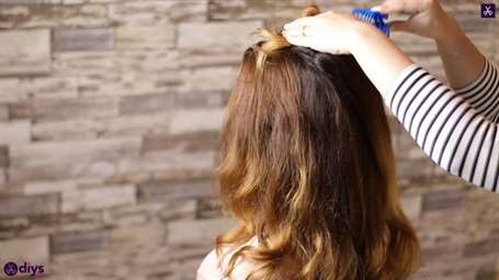 Kiểu tóc updo cho tóc gợn sóng 13