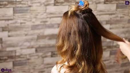 Kiểu tóc updo dành cho tóc gợn sóng 15