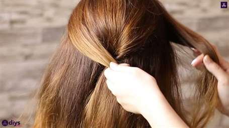 Kiểu tóc updo cho tóc gợn sóng 28